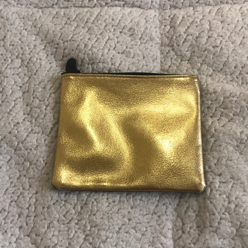 ❤️(5/$8) Metallic Makeup Bag - Picture 2 of 6